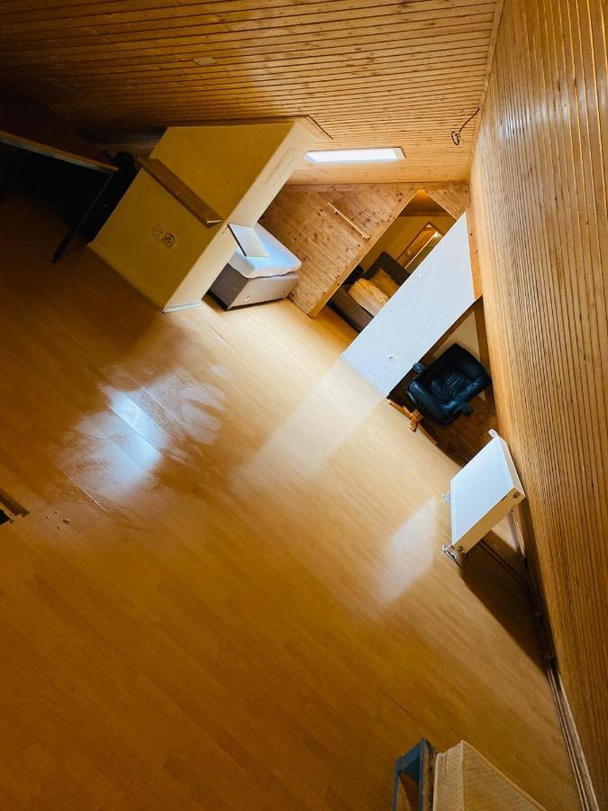 Zimmer Im Dachgeschoss Kaiserslautern Bagian luar foto
